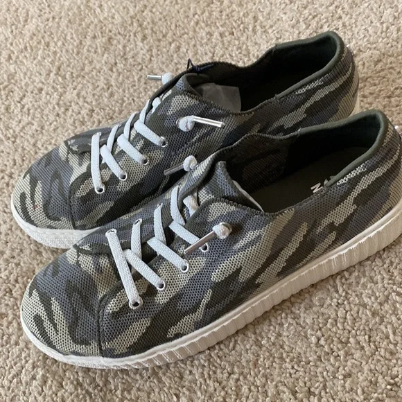 Camo Sneakers - Picture 1 of 3